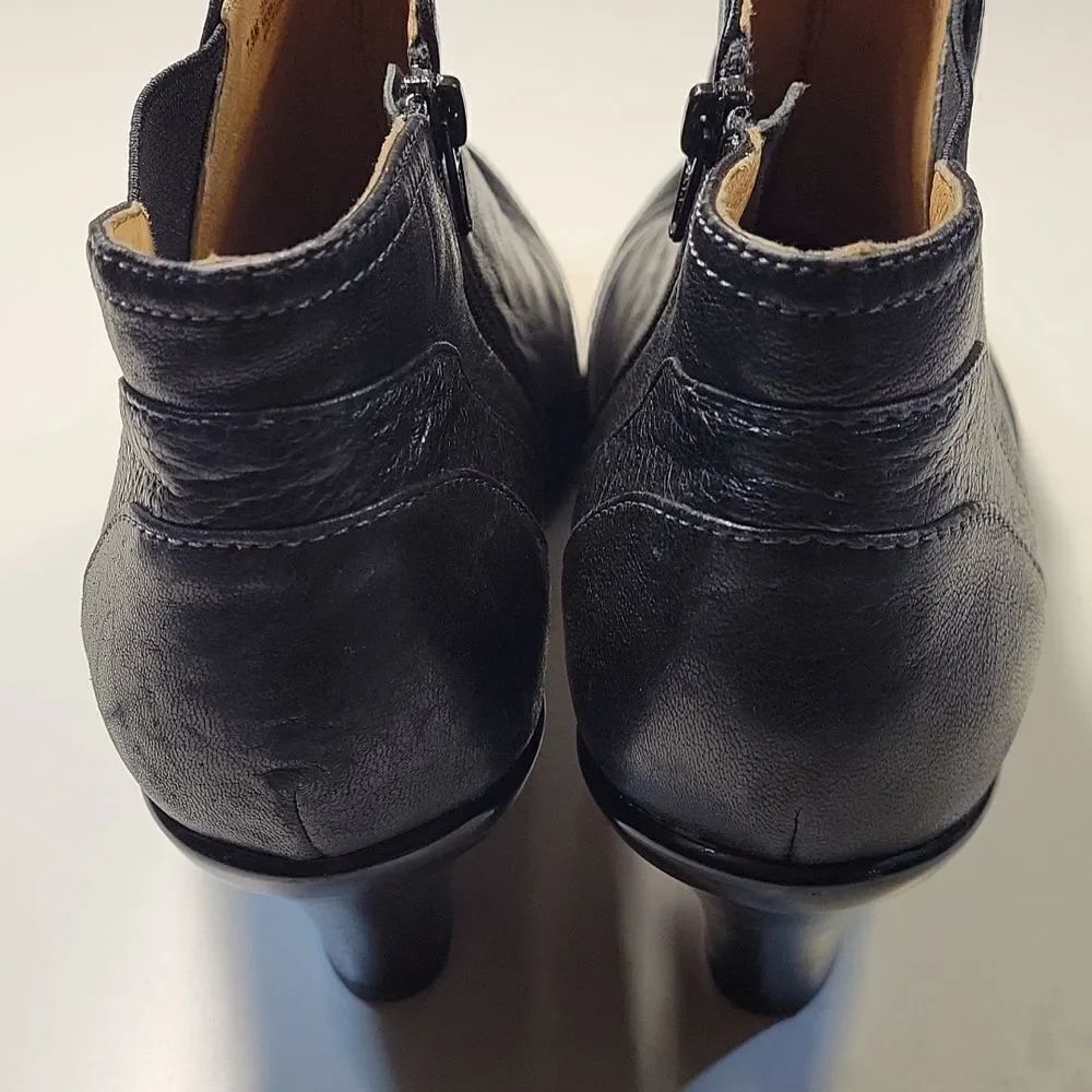 SOFFT ROUND TOE ZIP CLOSURE ANKLE BOOTIES - Picture 6 of 15
